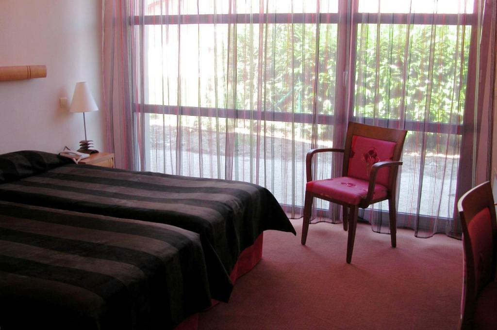 Hotel Le Jura Divonne-les-Bains Room photo